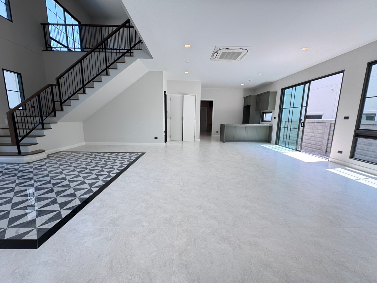 For RentHouseChaengwatana, Muangthong : Large detached house Setthasiri Ngamwongwarn new house ready for rent. Near Ngamwongswan Expressway