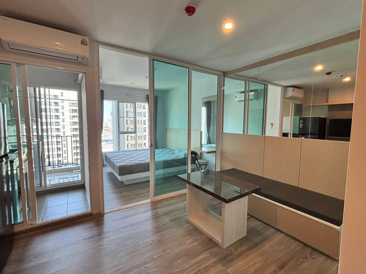 For RentCondoBangna, Bearing, Lasalle : 🔥 Condo for rent Regent Home Bangna (new project) 🏢 Building A, 28th floor 📐 Size 28 sq m. 💰 Rent 10,000 baht/month