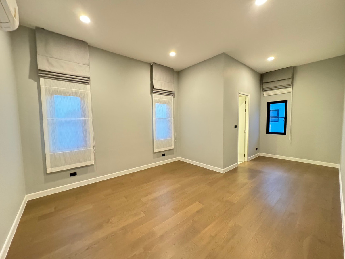 For RentHouseVipawadee, Don Mueang, Lak Si : Setthasiri Don Mueang, single house near the airport. Vacant and ready for rent You can inquire and make an appointment to view.