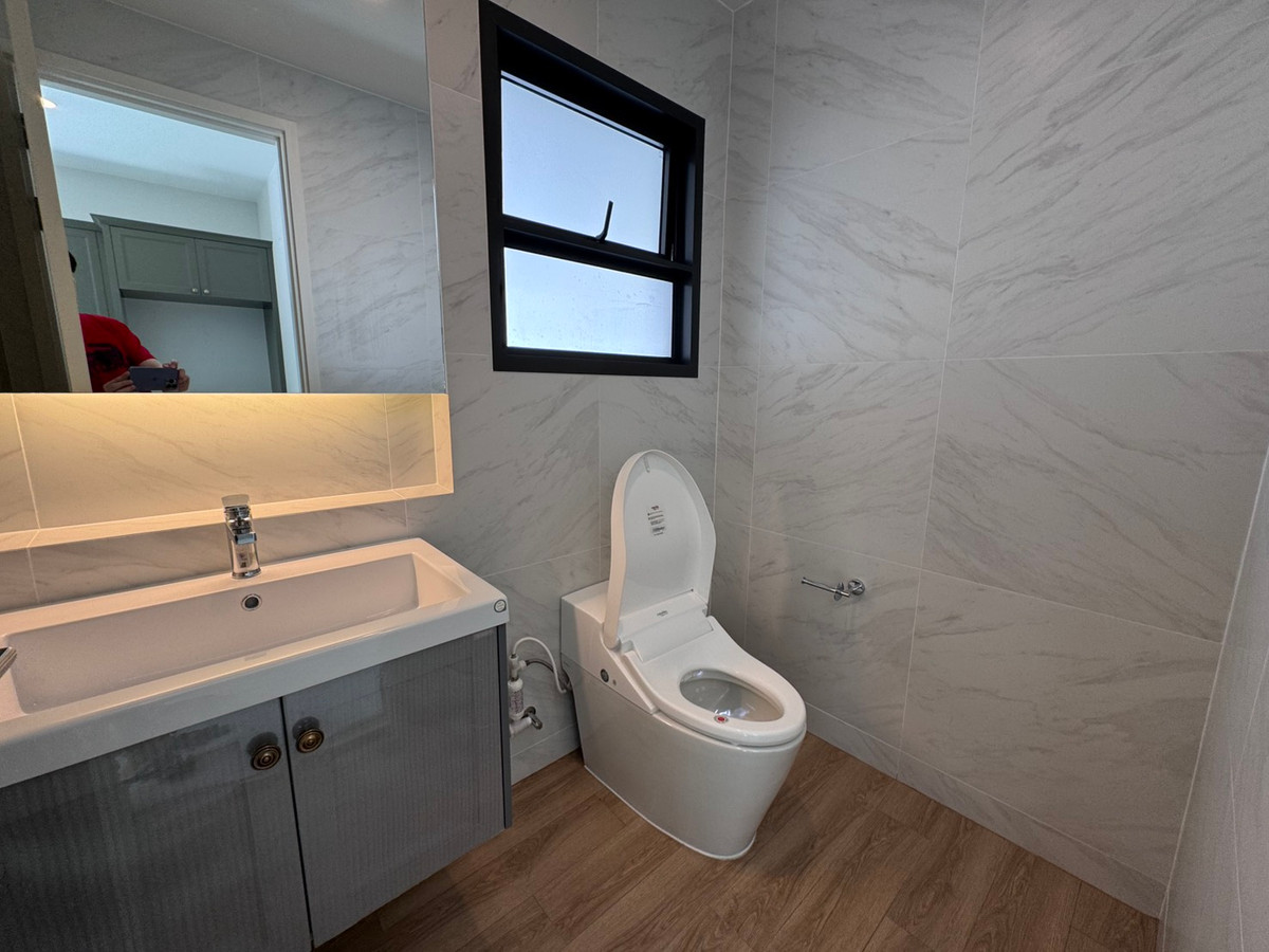 For RentHouseChaengwatana, Muangthong : Large detached house Setthasiri Ngamwongwarn new house ready for rent. Near Ngamwongswan Expressway