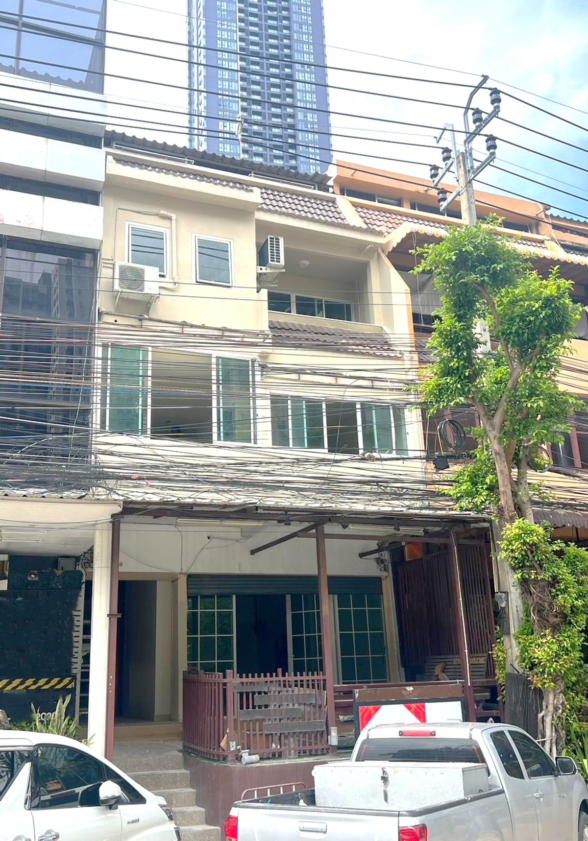 For RentHome OfficeRatchadapisek, Huaikwang, Suttisan : HK0634♛Home office for rent, 6 bedrooms⚝Ratchada-Rama 9♜MRT Rama 9∞099-5919653,065-9423251▚Line@sureresidence