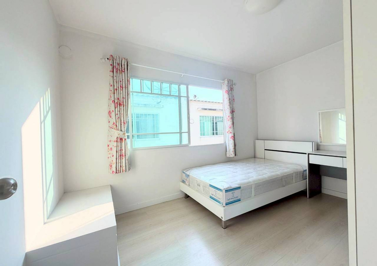 For SaleTownhomeNonthaburi, Bang Yai, Bangbuathong : Selling below cost! Indy (Bang Yai - opposite Westgate) Townhouse like new, 2 bedrooms, 3 bathrooms, 2 parking spaces.