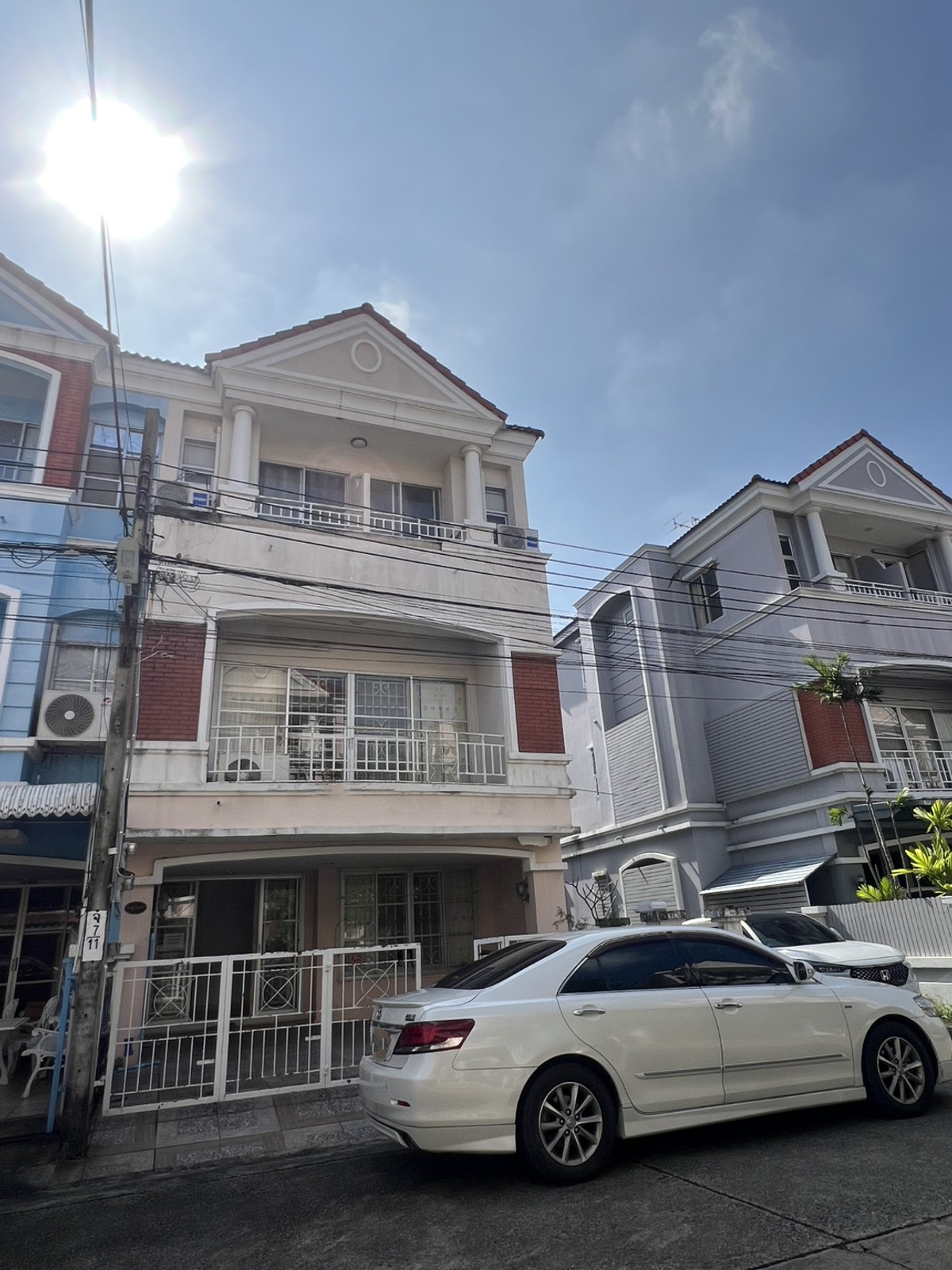 ให้เช่าทาวน์โฮมเกษตร นวมินทร์ ลาดปลาเค้า : ให้เช่า ไดมอนด์ แกรนด์ วิลล์ นวลจันทร์ ถนนนวลจันทร์ ใกล้เลียบด่วน