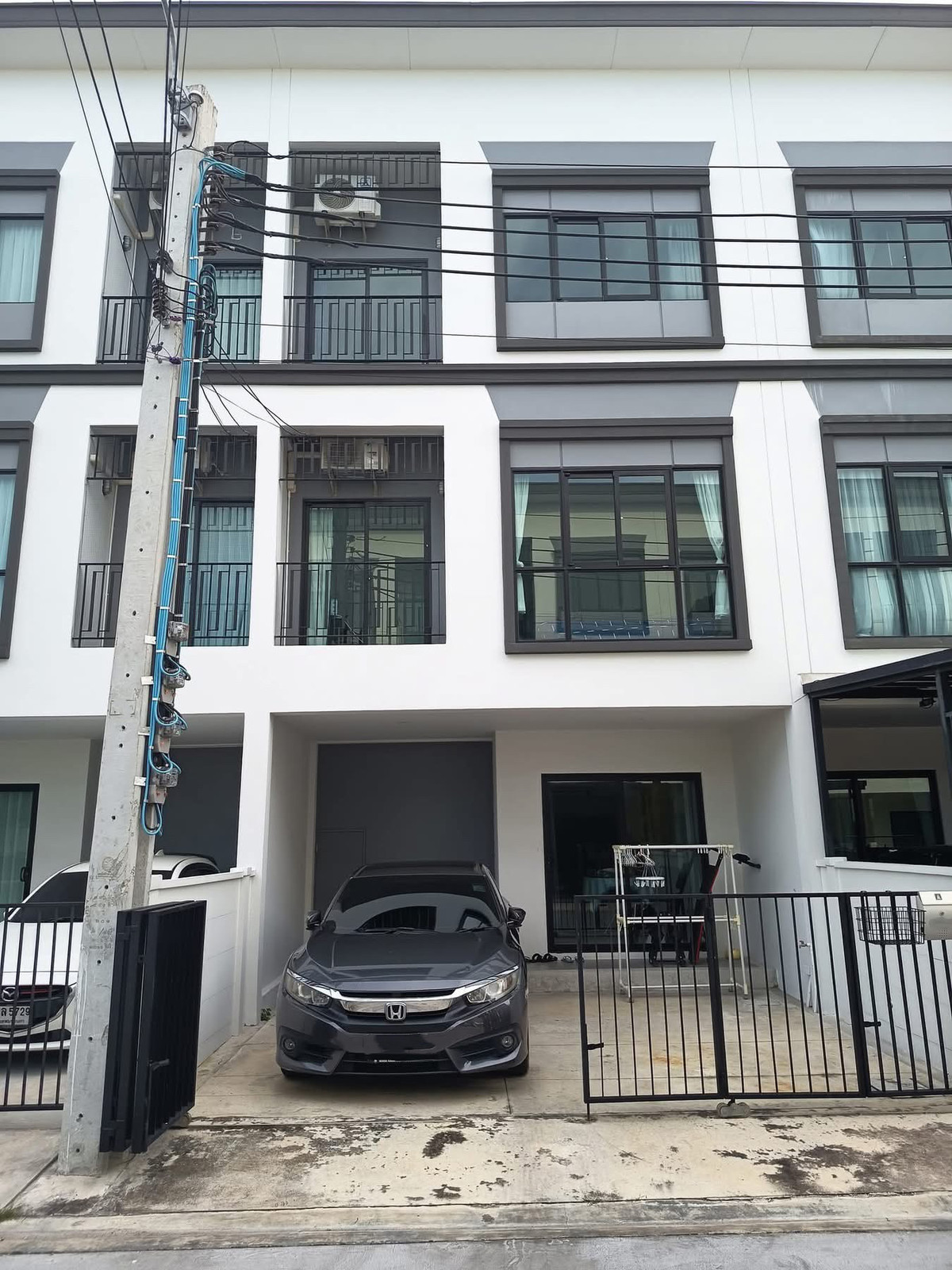 For RentTownhomeSamut Prakan,Samrong : Townhome for rent, Lumpini Townplace Sukhumvit-Srinakarin. Near Imperial Samrong and BTS Samrong.