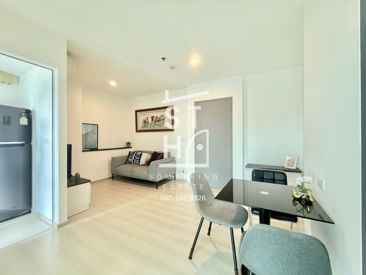 For RentCondoRatchadapisek, Huaikwang, Suttisan : Spacious 2BR Near MRT Huai Khwang full furniture & appliances. Clear view High Floor. Good Vibes