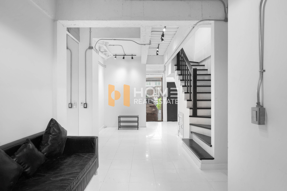 ขายทาวน์โฮมเลียบทางด่วนรามอินทรา : แต่งใหม่พร้อมอยู่ ✨ ทาวน์โฮม คาซ่า ซิตี้ สุคนธสวัสดิ์ 2 / 3 ห้องนอน (ขาย), Casa City Sukontasawat 2 / Townhome 3 Bedrooms (FOR SALE) TPM100