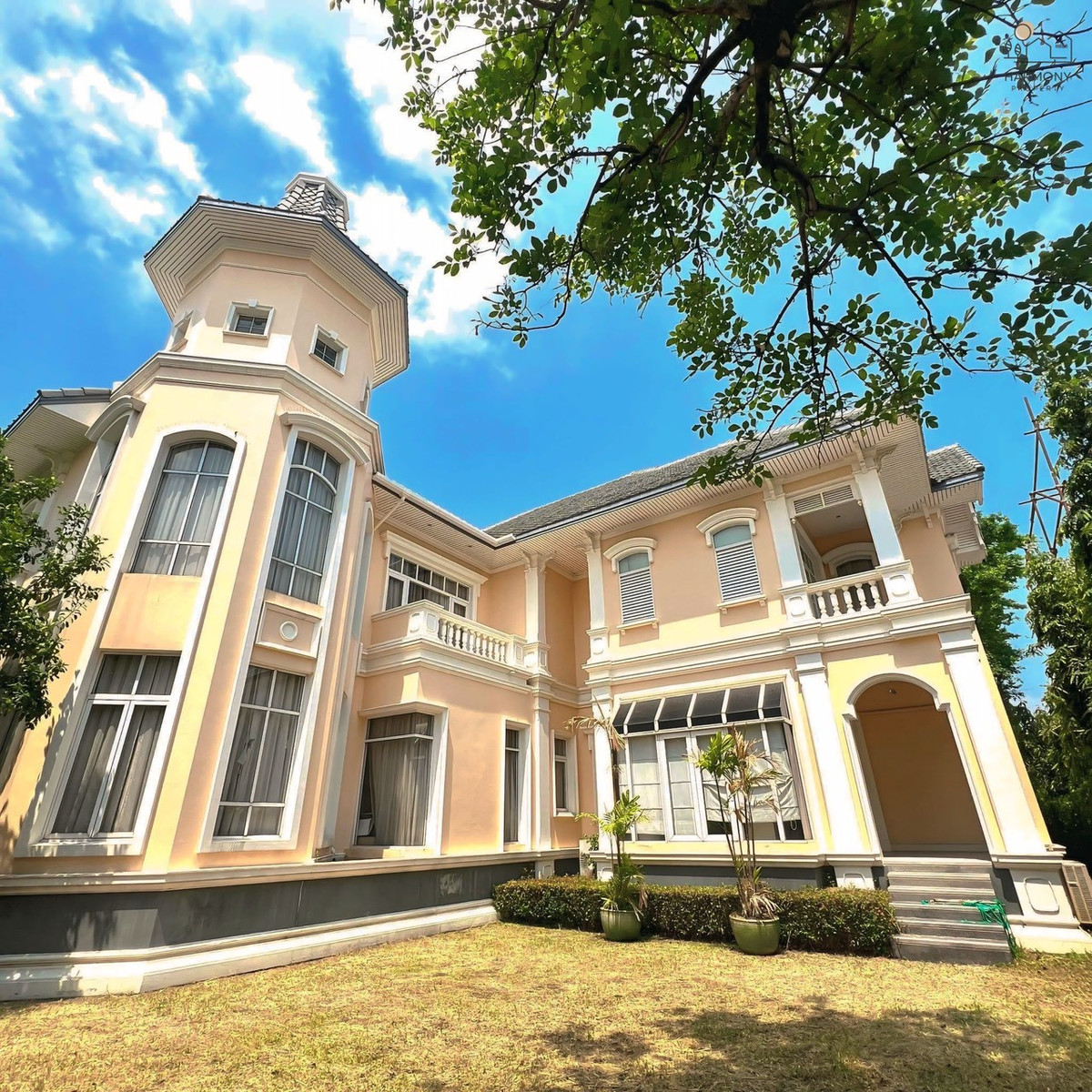 For SaleHouseKaset Nawamin,Ladplakao : The Royal Residence Kaset-Nawamin SH0021 ,Please Contect: 0828944624