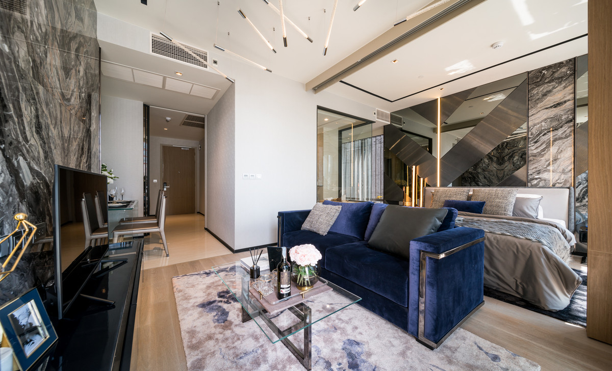 ขายคอนโดสีลม ศาลาแดง บางรัก : ASHTON Silom 📞 092‑690‑5445 1 Bed XL 49.30  ตร.ม. เพียง 9.33 ลบ. Luxury Living ใจกลางสีลม 