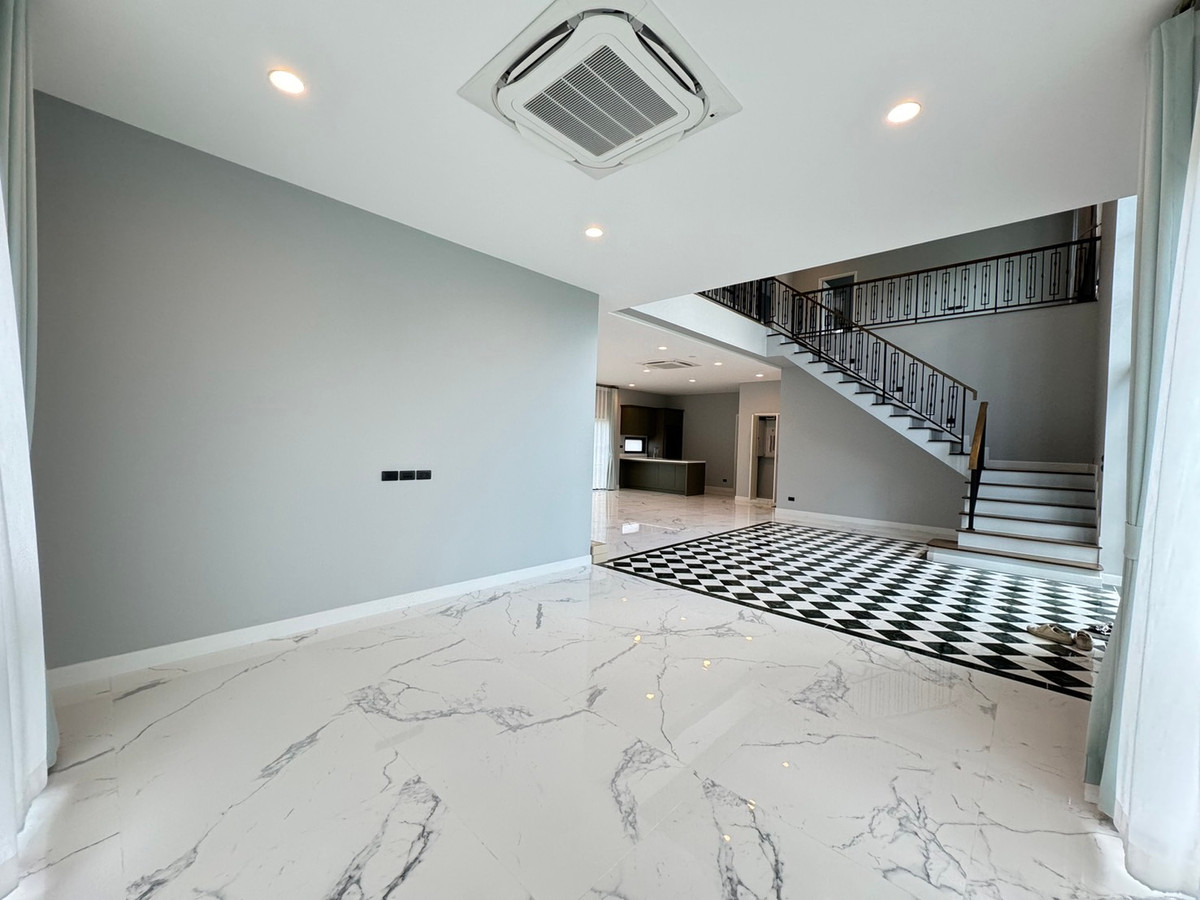 For RentHouseVipawadee, Don Mueang, Lak Si : Setthasiri Don Mueang, single house near the airport. Vacant and ready for rent You can inquire and make an appointment to view.