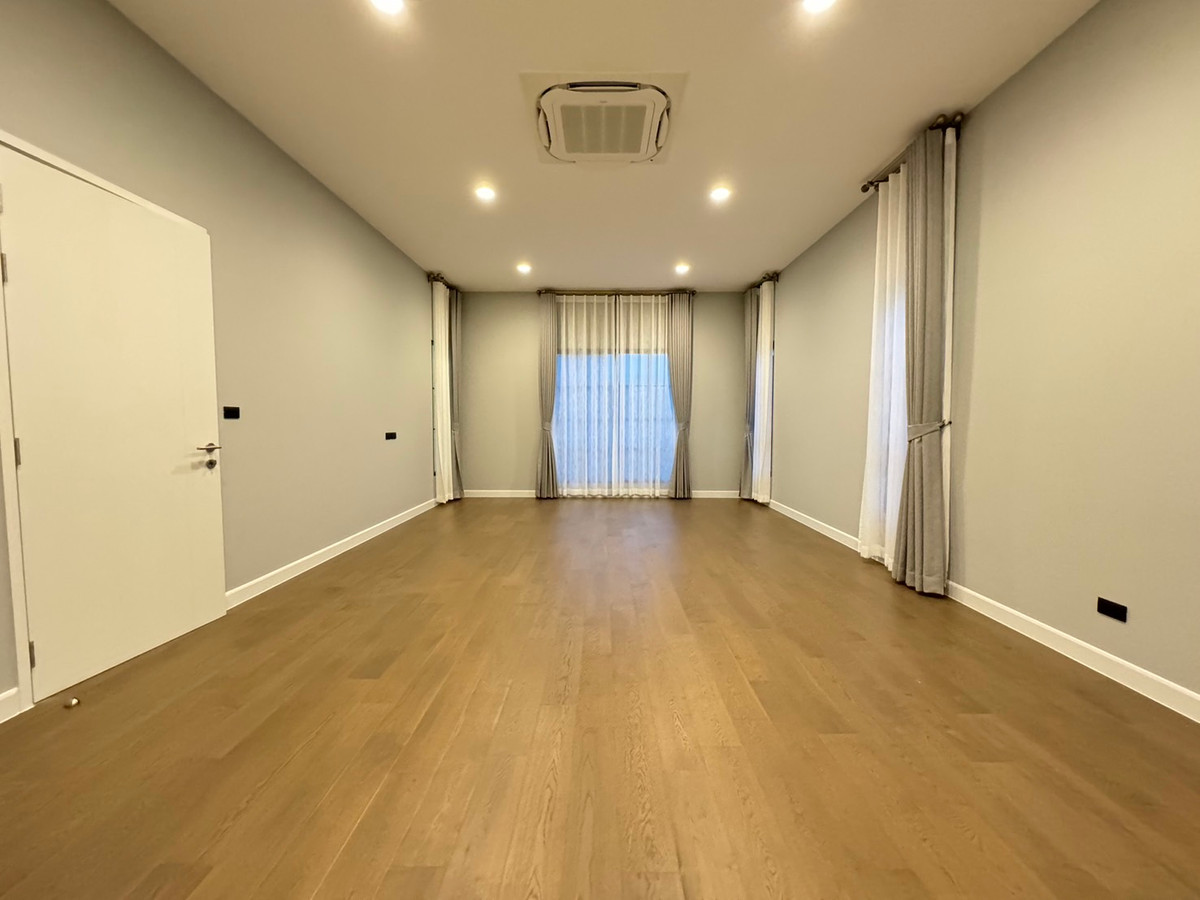 For RentHouseVipawadee, Don Mueang, Lak Si : Setthasiri Don Mueang, single house near the airport. Vacant and ready for rent You can inquire and make an appointment to view.