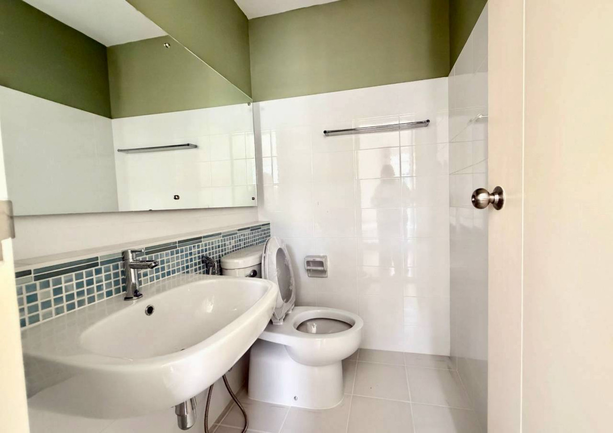 For SaleTownhomeNonthaburi, Bang Yai, Bangbuathong : Selling below cost! Indy (Bang Yai - opposite Westgate) Townhouse like new, 2 bedrooms, 3 bathrooms, 2 parking spaces.