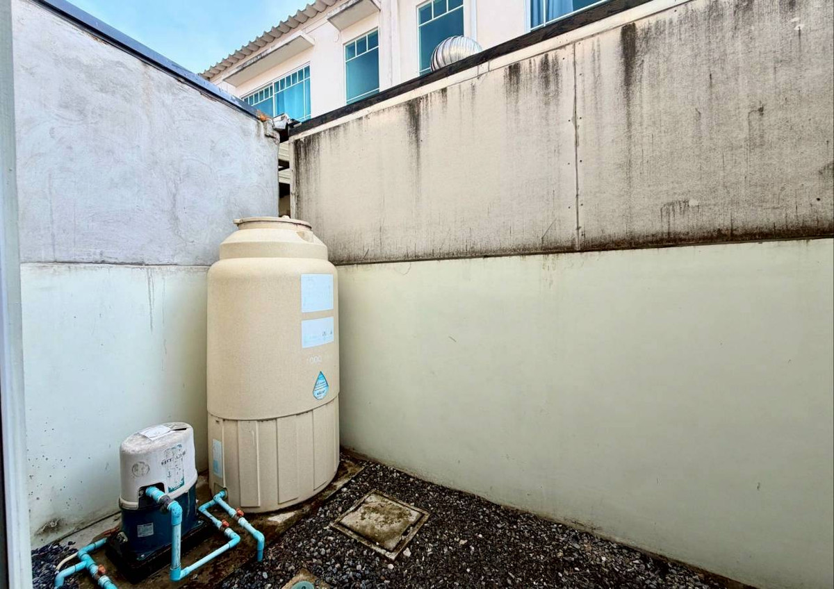 For SaleTownhomeNonthaburi, Bang Yai, Bangbuathong : Selling below cost! Indy (Bang Yai - opposite Westgate) Townhouse like new, 2 bedrooms, 3 bathrooms, 2 parking spaces.