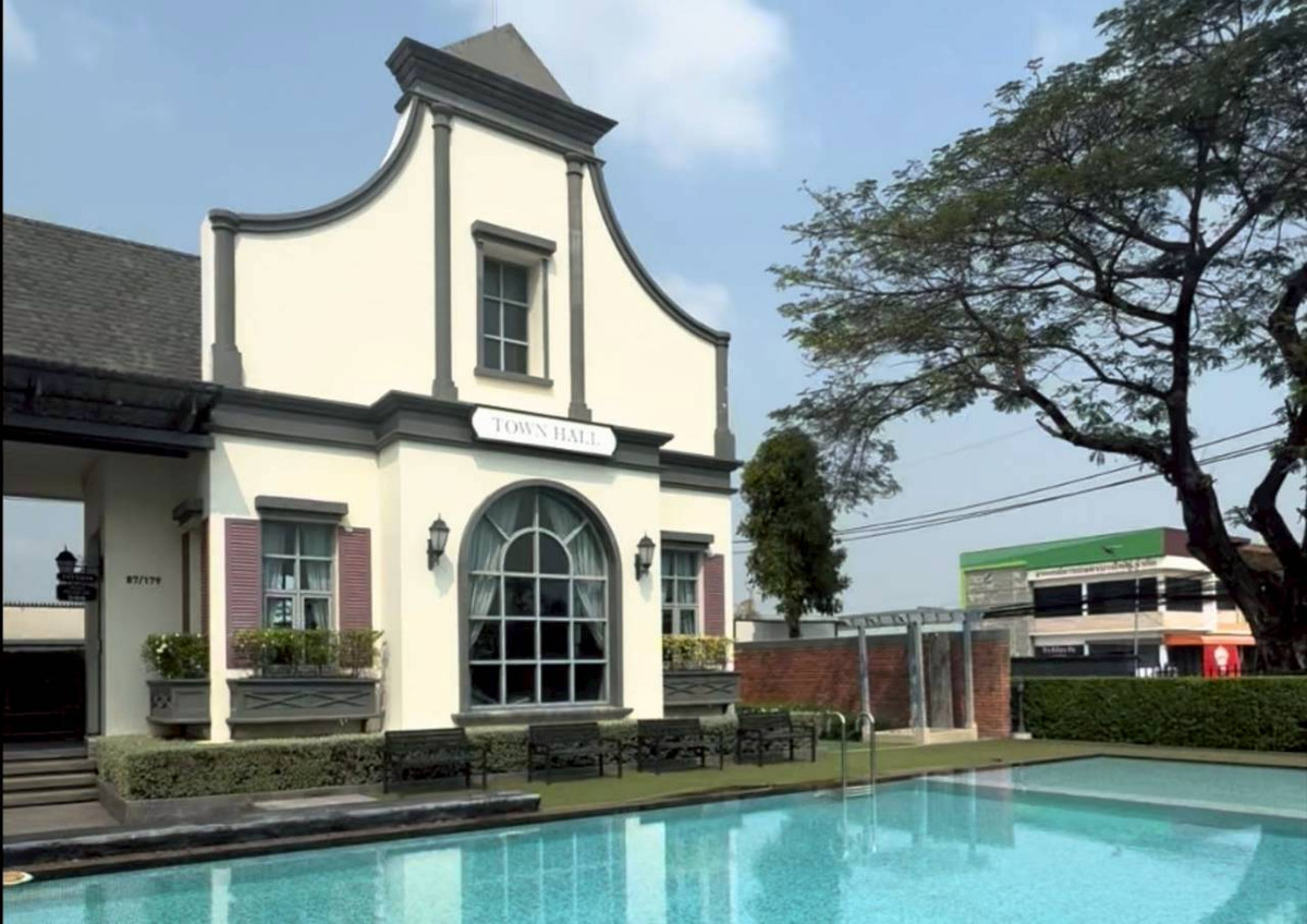 For SaleTownhomeNonthaburi, Bang Yai, Bangbuathong : Selling below cost! Indy (Bang Yai - opposite Westgate) Townhouse like new, 2 bedrooms, 3 bathrooms, 2 parking spaces.