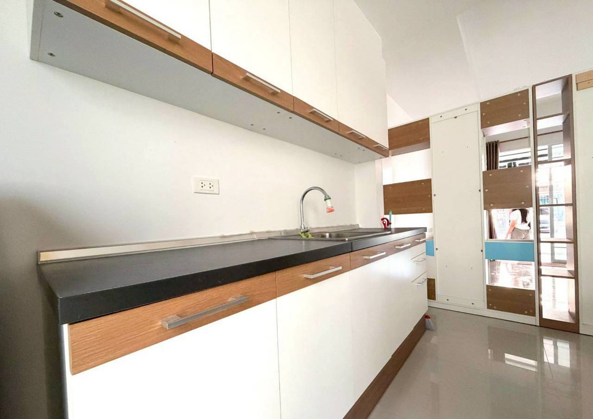 For SaleTownhomeNonthaburi, Bang Yai, Bangbuathong : Selling below cost! Indy (Bang Yai - opposite Westgate) Townhouse like new, 2 bedrooms, 3 bathrooms, 2 parking spaces.