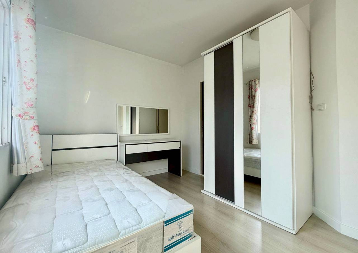 For SaleTownhomeNonthaburi, Bang Yai, Bangbuathong : Selling below cost! Indy (Bang Yai - opposite Westgate) Townhouse like new, 2 bedrooms, 3 bathrooms, 2 parking spaces.