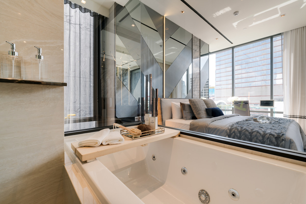 ขายคอนโดสีลม ศาลาแดง บางรัก : ASHTON Silom 📞 092‑690‑5445 1 Bed XL 49.30  ตร.ม. เพียง 9.33 ลบ. Luxury Living ใจกลางสีลม 