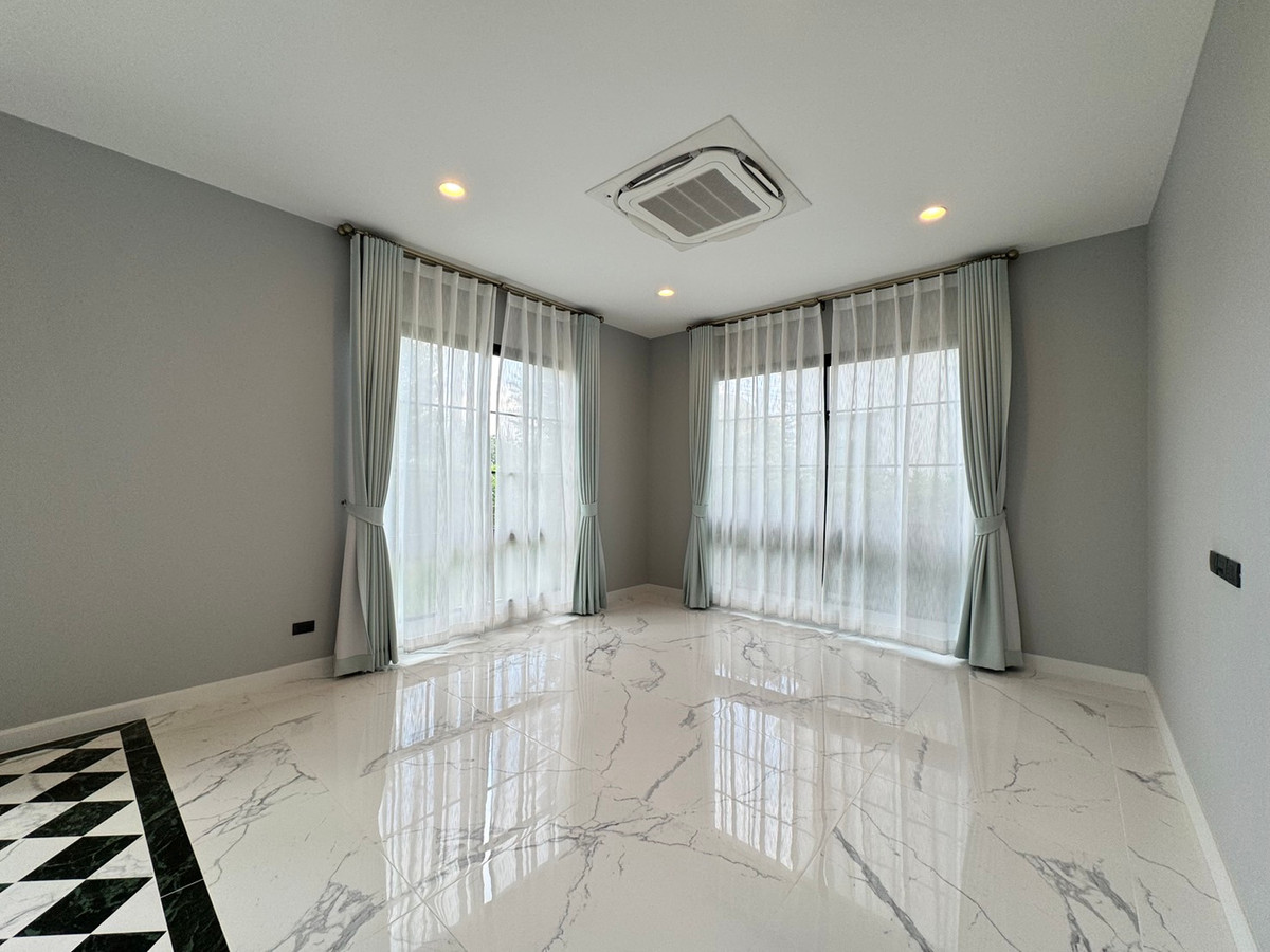 For RentHouseVipawadee, Don Mueang, Lak Si : Setthasiri Don Mueang, single house near the airport. Vacant and ready for rent You can inquire and make an appointment to view.