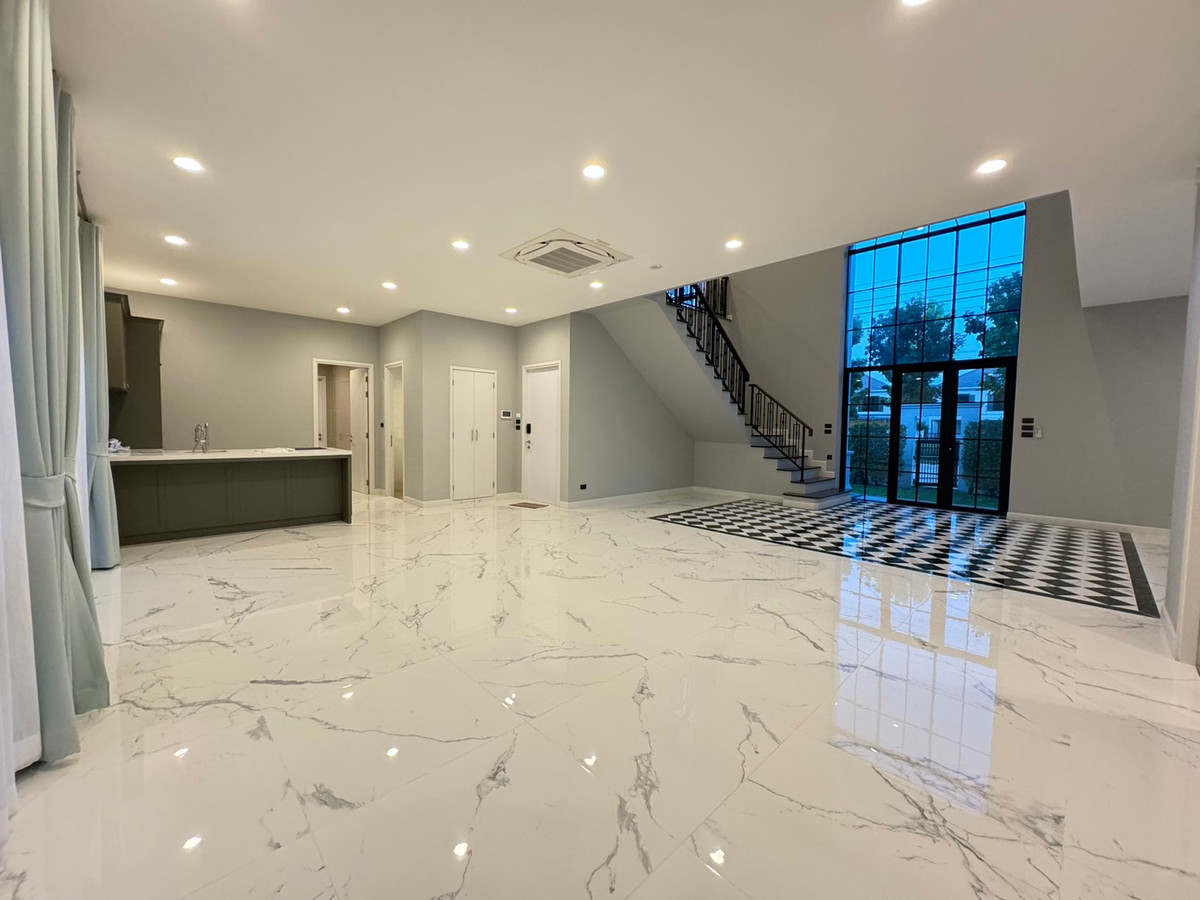 For RentHouseVipawadee, Don Mueang, Lak Si : Setthasiri Don Mueang, single house near the airport. Vacant and ready for rent You can inquire and make an appointment to view.