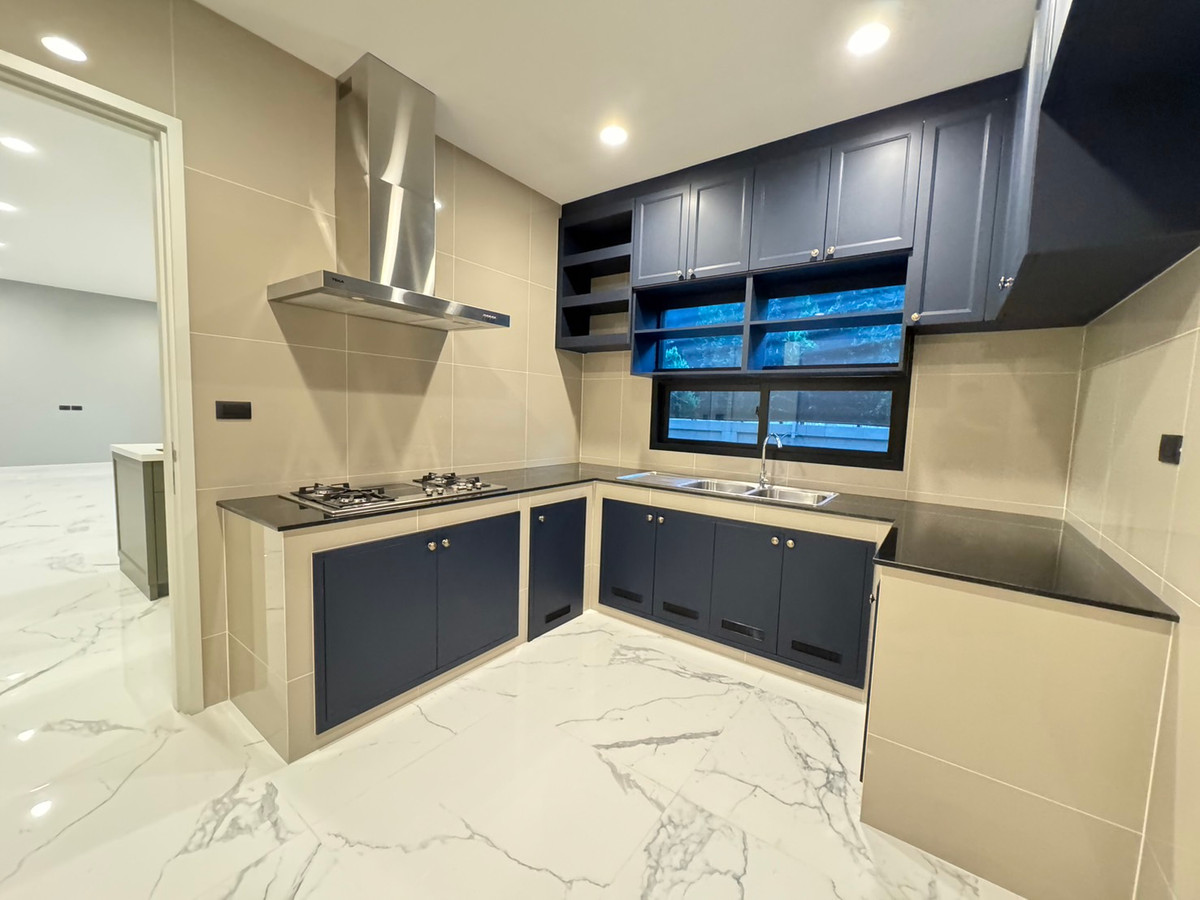 For RentHouseVipawadee, Don Mueang, Lak Si : Setthasiri Don Mueang, single house near the airport. Vacant and ready for rent You can inquire and make an appointment to view.