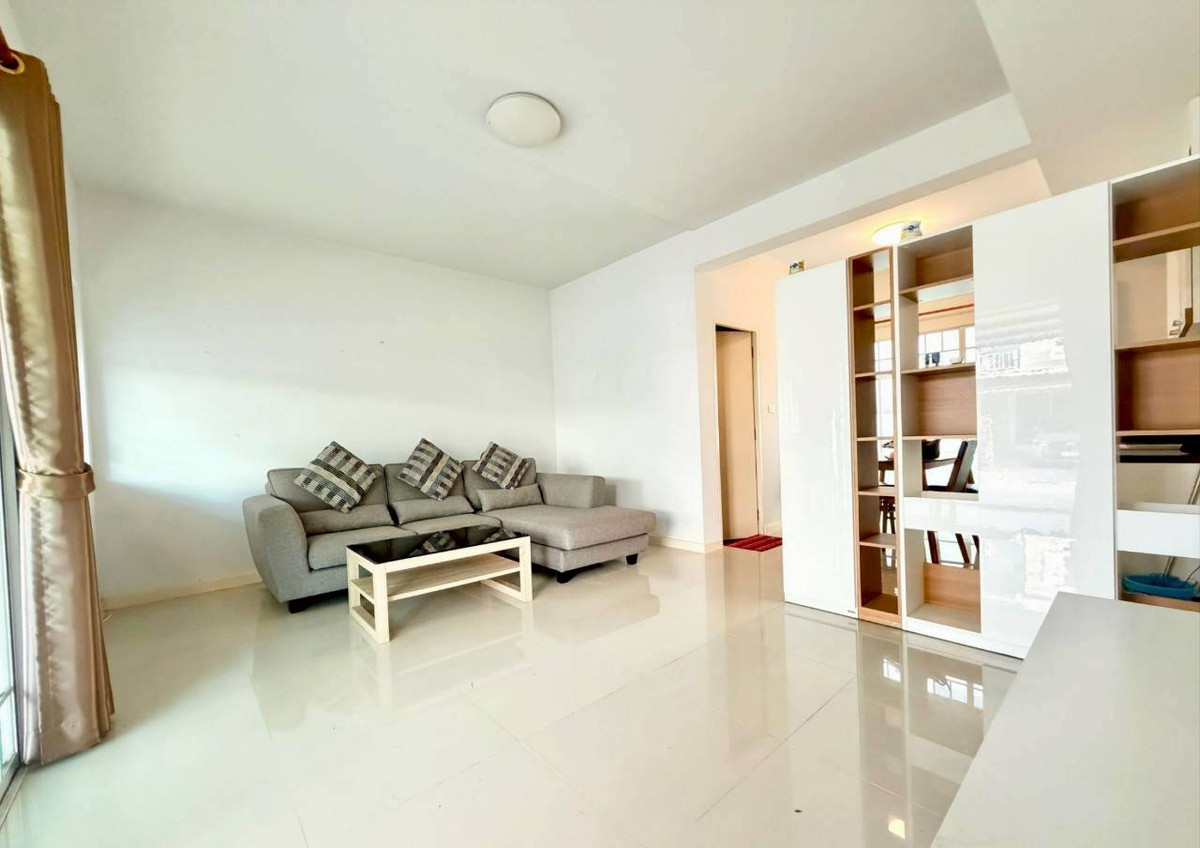 For SaleTownhomeNonthaburi, Bang Yai, Bangbuathong : Selling below cost! Indy (Bang Yai - opposite Westgate) Townhouse like new, 2 bedrooms, 3 bathrooms, 2 parking spaces.