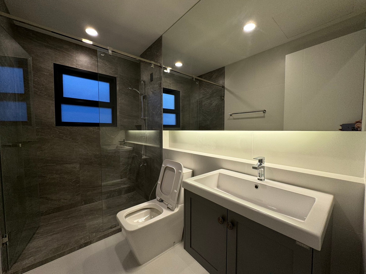 For RentHouseVipawadee, Don Mueang, Lak Si : Setthasiri Don Mueang, single house near the airport. Vacant and ready for rent You can inquire and make an appointment to view.