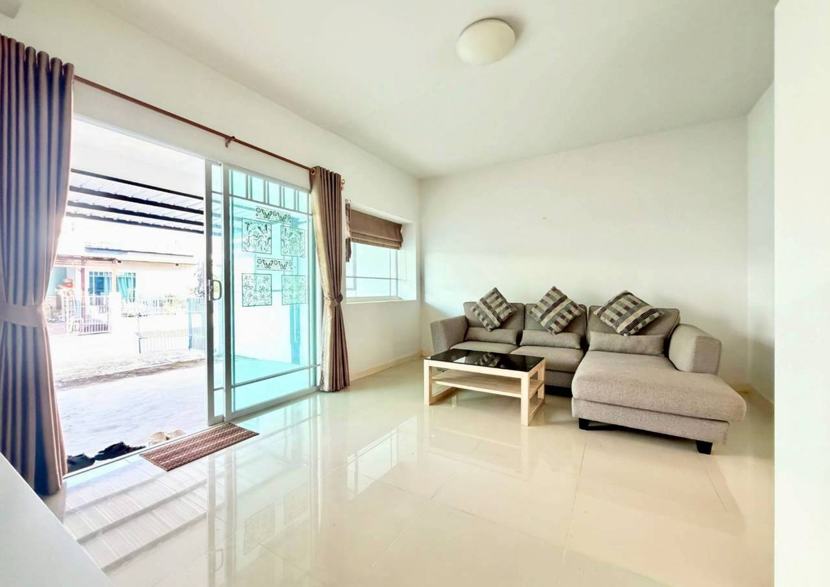 For SaleTownhomeNonthaburi, Bang Yai, Bangbuathong : Selling below cost! Indy (Bang Yai - opposite Westgate) Townhouse like new, 2 bedrooms, 3 bathrooms, 2 parking spaces.