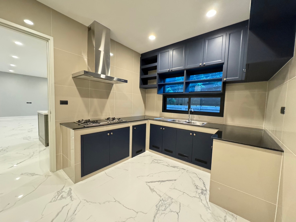 For RentHouseVipawadee, Don Mueang, Lak Si : Setthasiri Don Mueang, single house near the airport. Vacant and ready for rent You can inquire and make an appointment to view.