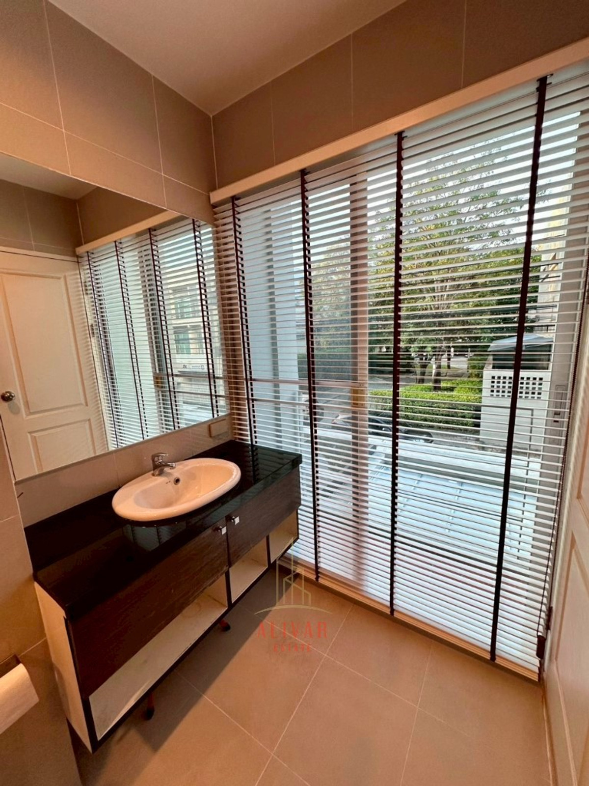 For RentTownhomePattanakan, Srinakarin : RH111925 Townhome for rent, 3 floors, corner unit at NOBLE CUBE PATTANAKARN.