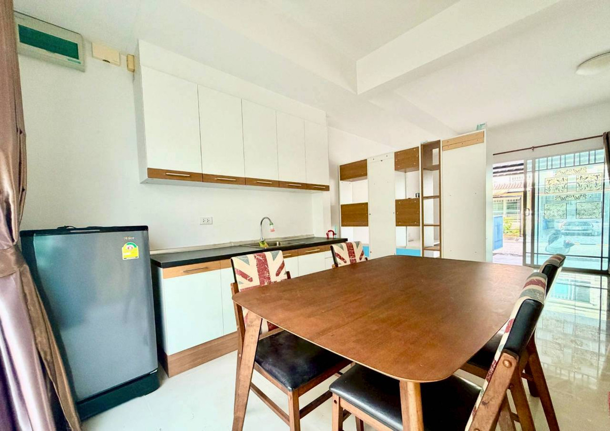 For SaleTownhomeNonthaburi, Bang Yai, Bangbuathong : Selling below cost! Indy (Bang Yai - opposite Westgate) Townhouse like new, 2 bedrooms, 3 bathrooms, 2 parking spaces.