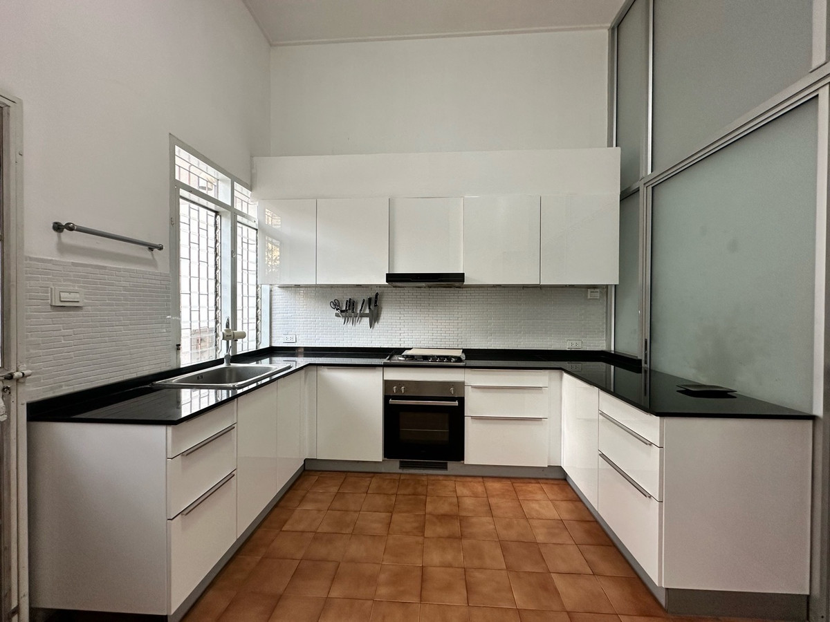 For RentTownhomeSukhumvit, Asoke, Thonglor : 3-Bed Townhome for Rent in Thonglor area, next to Samitivej Hospital. Ready to move in Jan, 2026