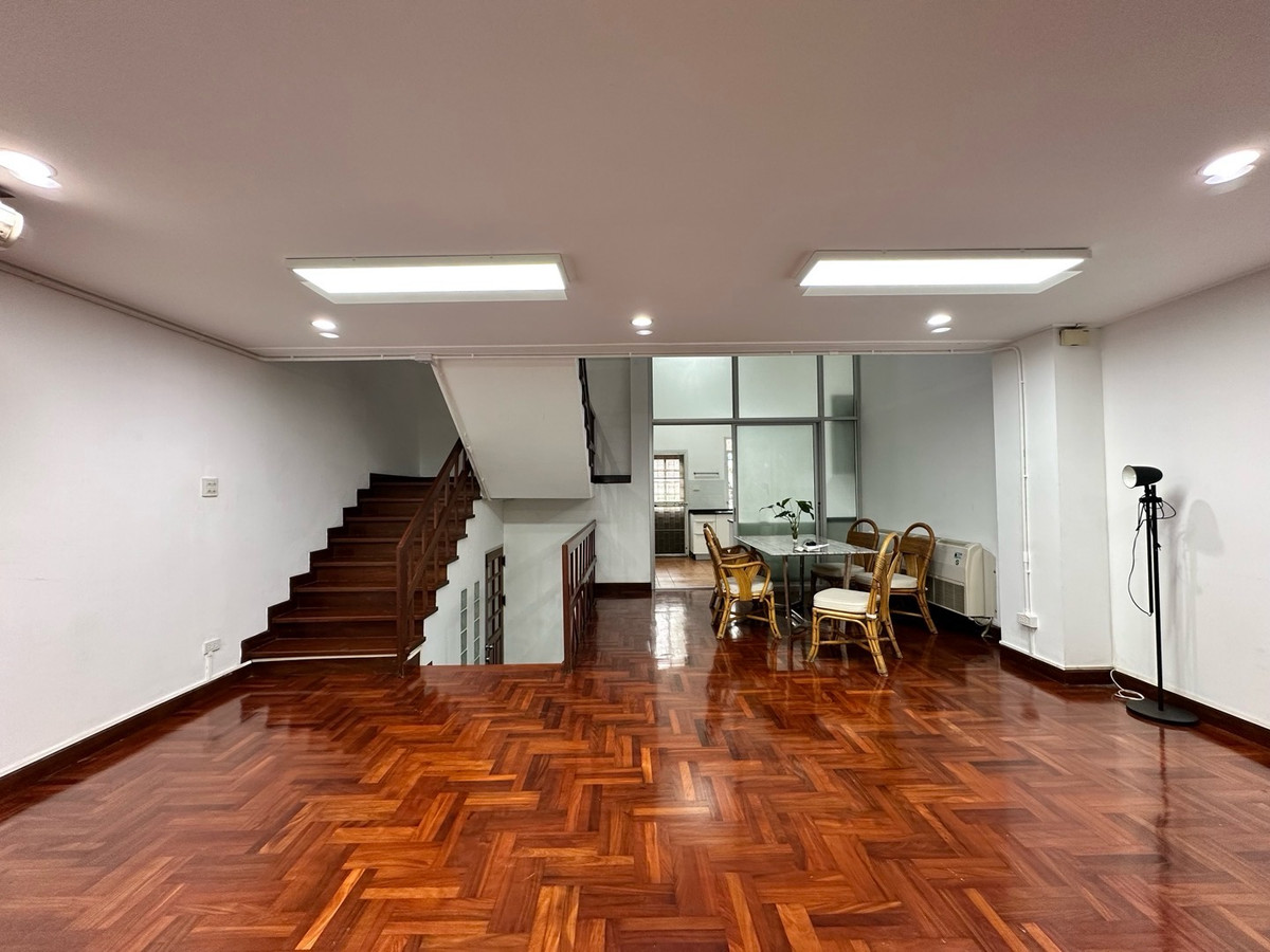 For RentTownhomeSukhumvit, Asoke, Thonglor : 3-Bed Townhome for Rent in Thonglor area, next to Samitivej Hospital. Ready to move in Jan, 2026