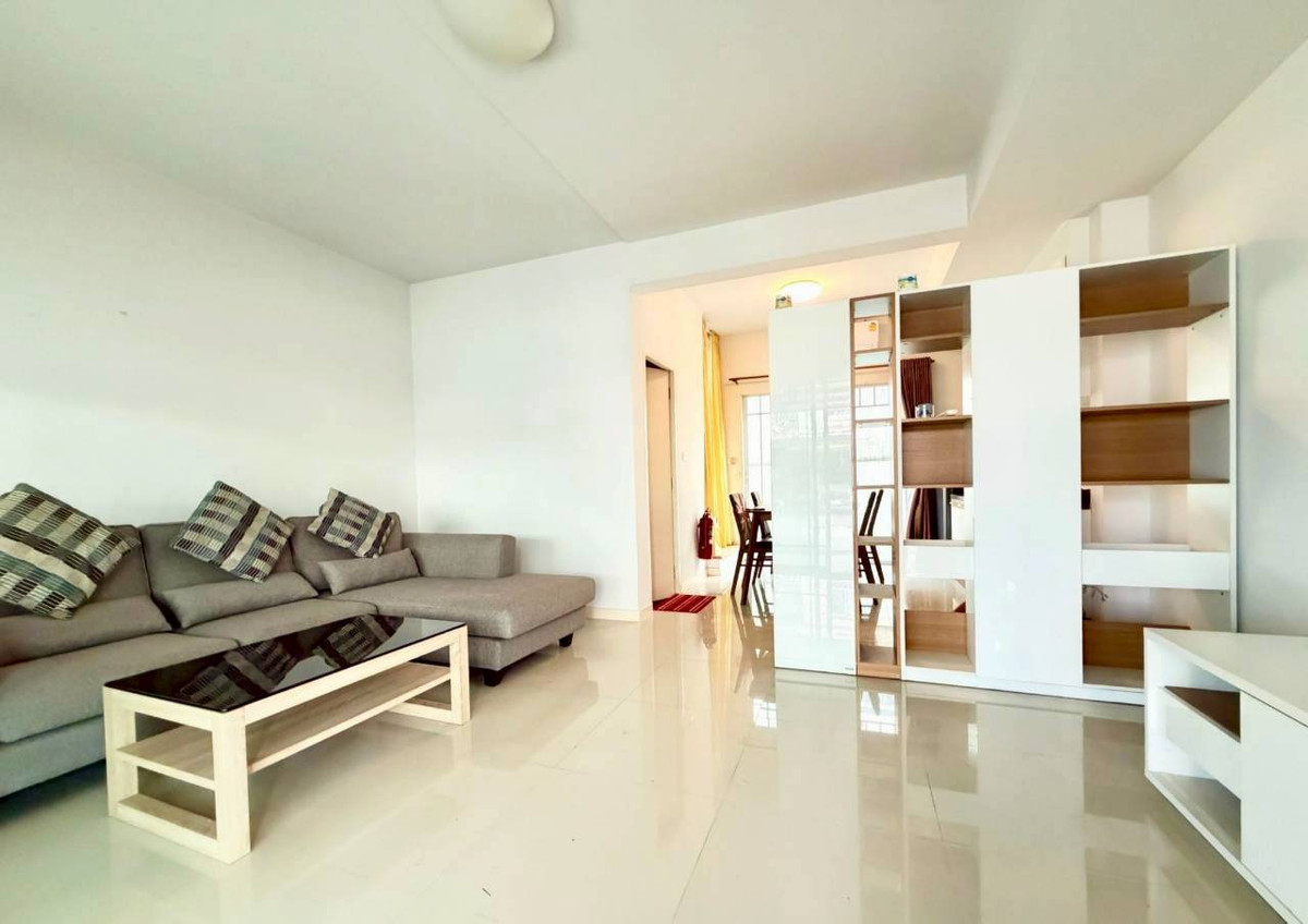 For SaleTownhomeNonthaburi, Bang Yai, Bangbuathong : Selling below cost! Indy (Bang Yai - opposite Westgate) Townhouse like new, 2 bedrooms, 3 bathrooms, 2 parking spaces.