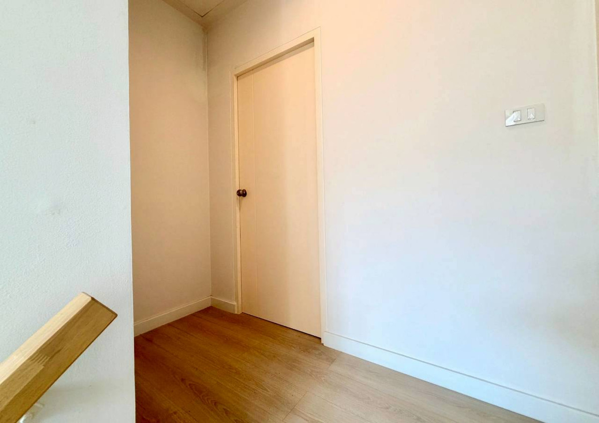 For SaleTownhomeNonthaburi, Bang Yai, Bangbuathong : Selling below cost! Indy (Bang Yai - opposite Westgate) Townhouse like new, 2 bedrooms, 3 bathrooms, 2 parking spaces.