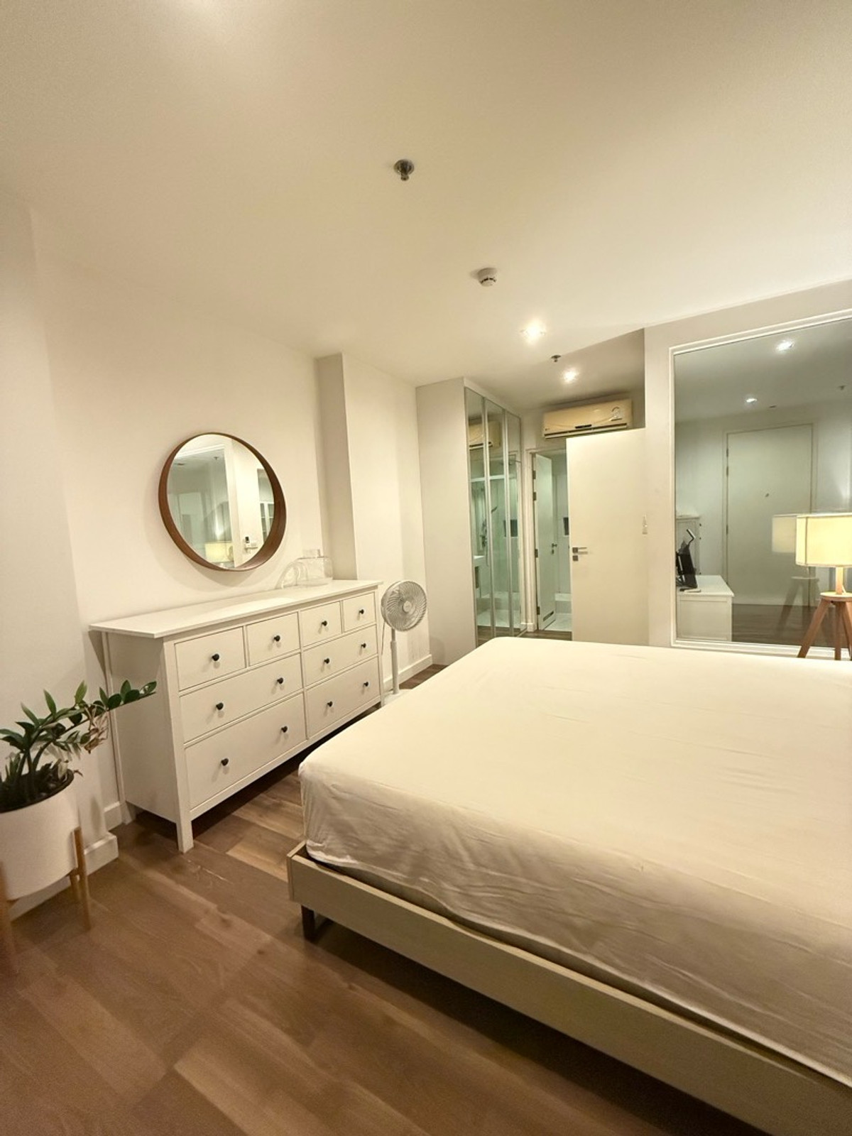 ให้เช่าคอนโดท่าพระ ตลาดพลู วุฒากาศ : 🔥ให้เช่าด่วน 🔥 The room สาทร-ตากสิน เฟอร์นิเจอร์ครบ พร้อมเข้าอยู่ เดินทางสะดวก ใกล้ BTS โพธิ์นิมิตร ❗