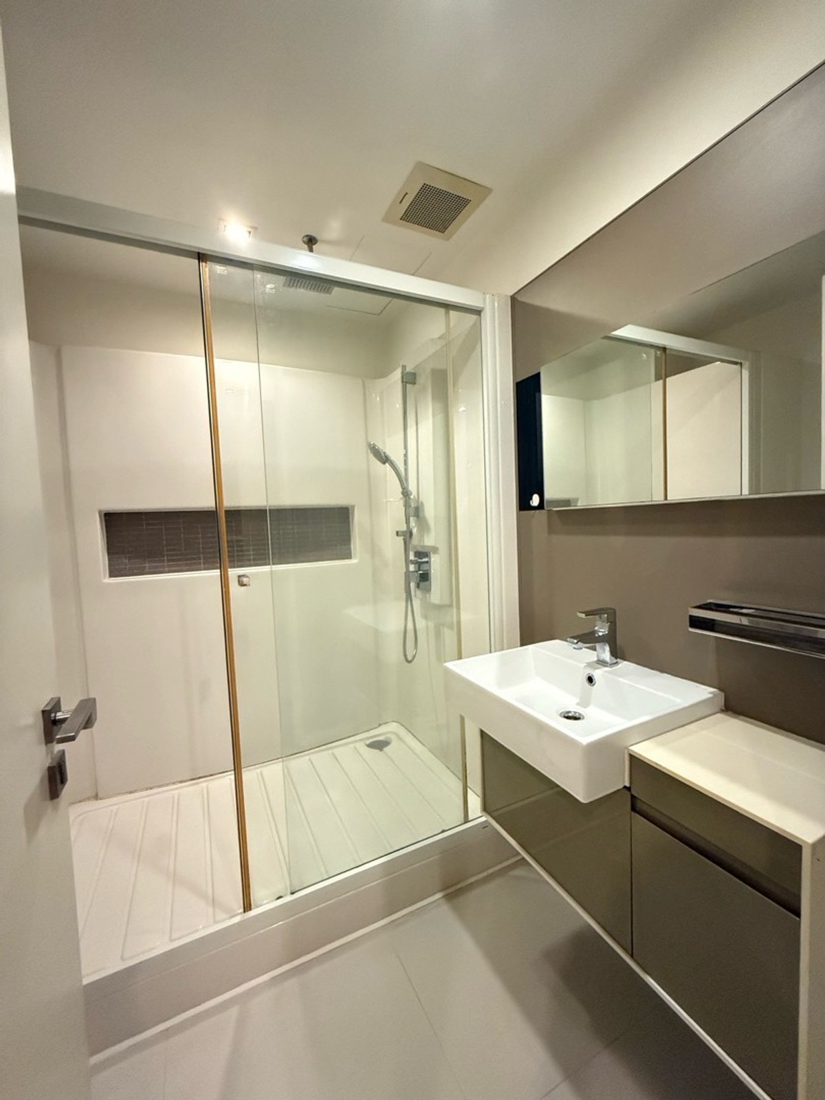 ให้เช่าคอนโดท่าพระ ตลาดพลู วุฒากาศ : 🔥ให้เช่าด่วน 🔥 The room สาทร-ตากสิน เฟอร์นิเจอร์ครบ พร้อมเข้าอยู่ เดินทางสะดวก ใกล้ BTS โพธิ์นิมิตร ❗