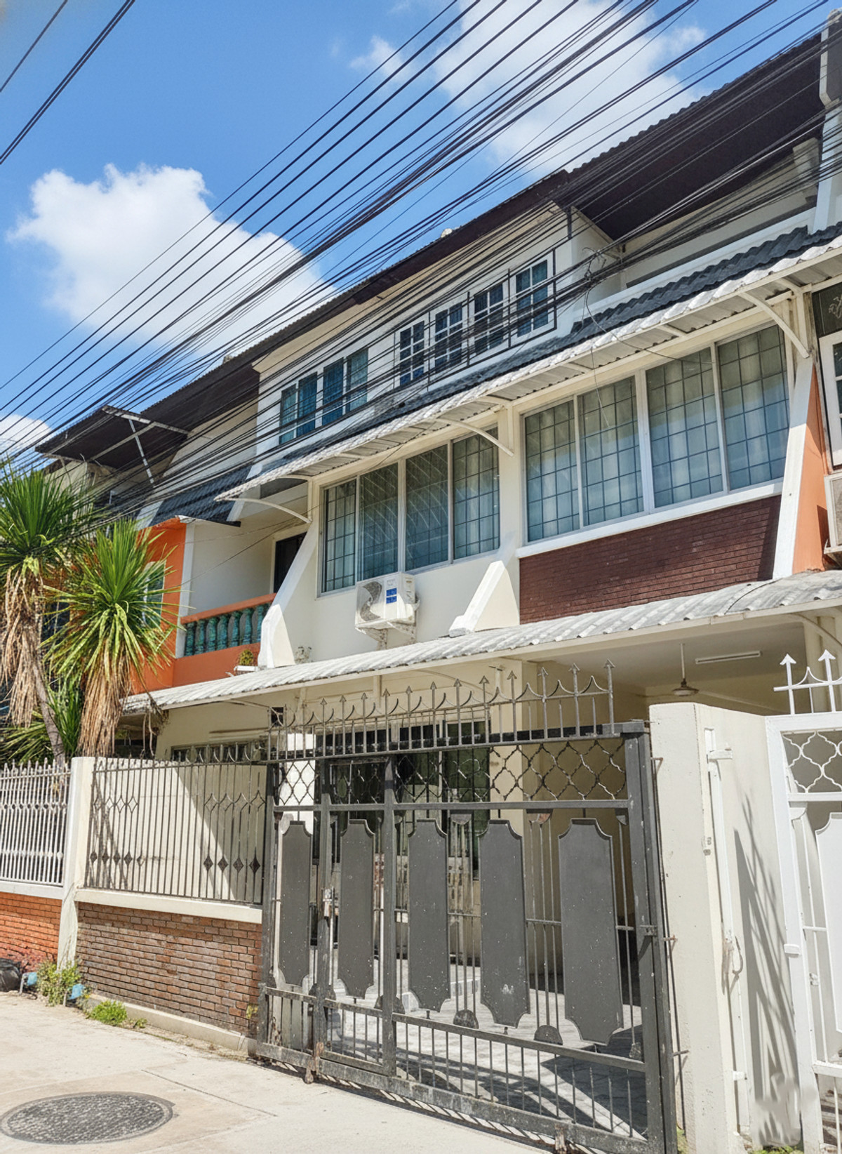 For RentTownhomeSukhumvit, Asoke, Thonglor : H0778♛Townhouse for rent, 3 bedrooms⚝Ekkamai-Thonglor♜BTS Thonglor∞099-5919653,065-9423251▚Line@sureresidence