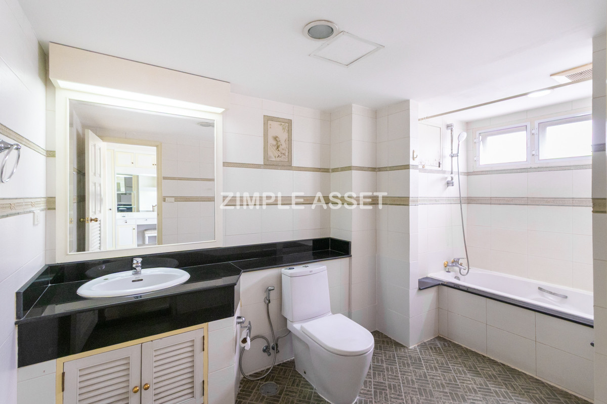 For RentSukhumvit, Asoke, Thonglor : Line ID: @zimple_asset  Residence for Rent in Soi Sawatdi, Sukhumvit. Spacious rooms, fully furnished, prime location.
