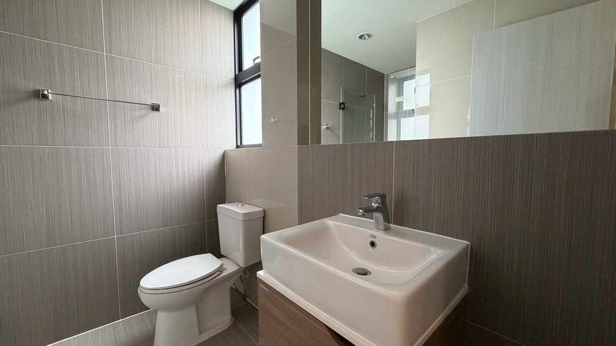 For SaleTownhomePattanakan, Srinakarin : Urgent sale, great price, Navana Define Srinakarin-Rama 9, luxury townhome, 3 floors, large functions, good value, premium location.