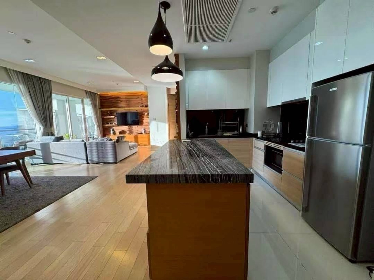 For SaleCondoPattaya, Bangsaen, Chonburi : Sea view condo for sale, Reflection Jomtien, Building B, 25th floor, 360° sea view, size 102 sq m, 1 bedroom, price 10,900,000 baht.