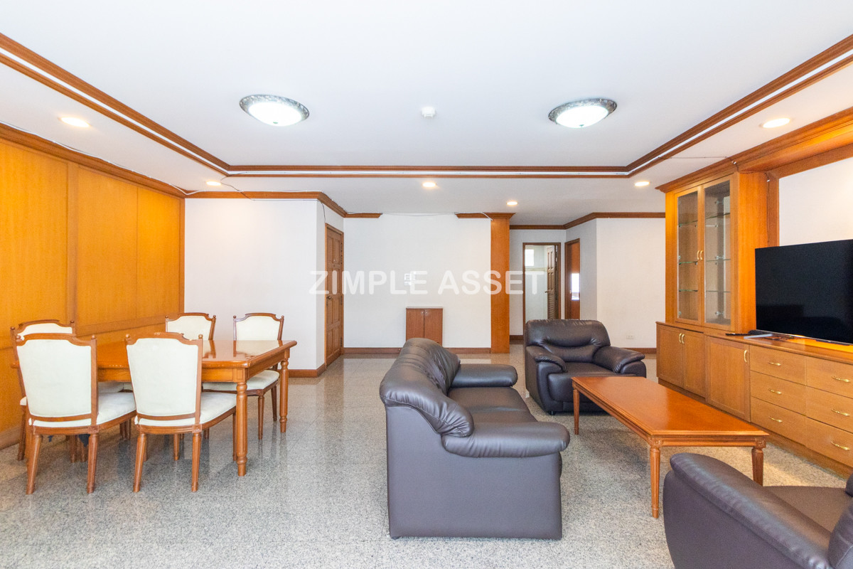 For RentSukhumvit, Asoke, Thonglor : Line ID: @zimple_asset  Residence for Rent in Soi Sawatdi, Sukhumvit. Spacious rooms, fully furnished, prime location.