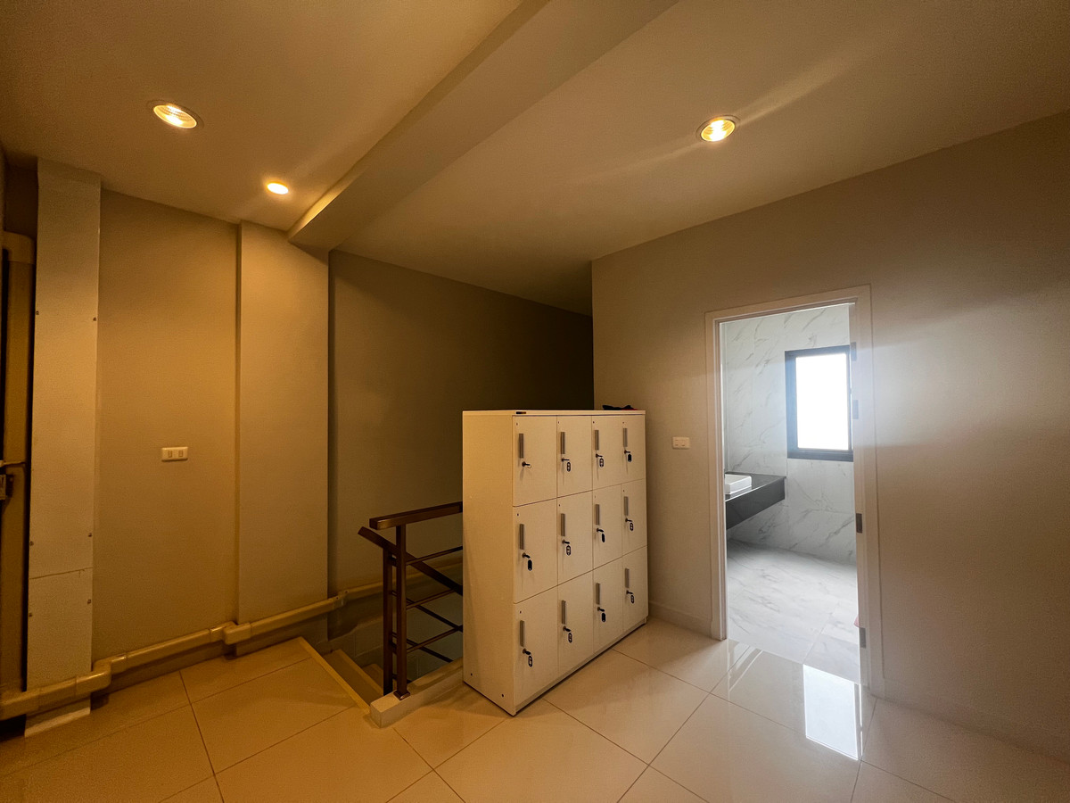 ขายโฮมออฟฟิศอ่อนนุช อุดมสุข : ราคาพเศษ อาคารพาณิชย์ 4 ชั้นพร้อมผู้เช่ายาว อ่อนนุช