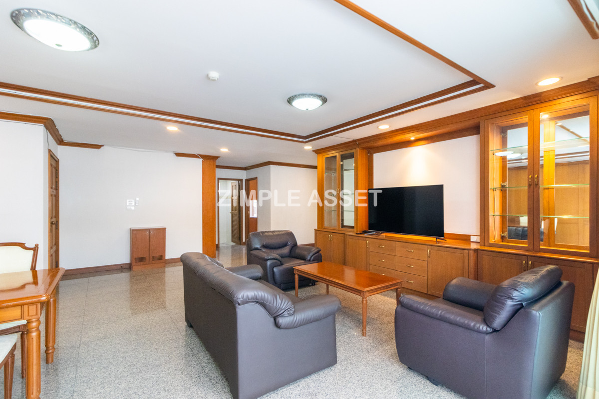 For RentSukhumvit, Asoke, Thonglor : Line ID: @zimple_asset  Residence for Rent in Soi Sawatdi, Sukhumvit. Spacious rooms, fully furnished, prime location.