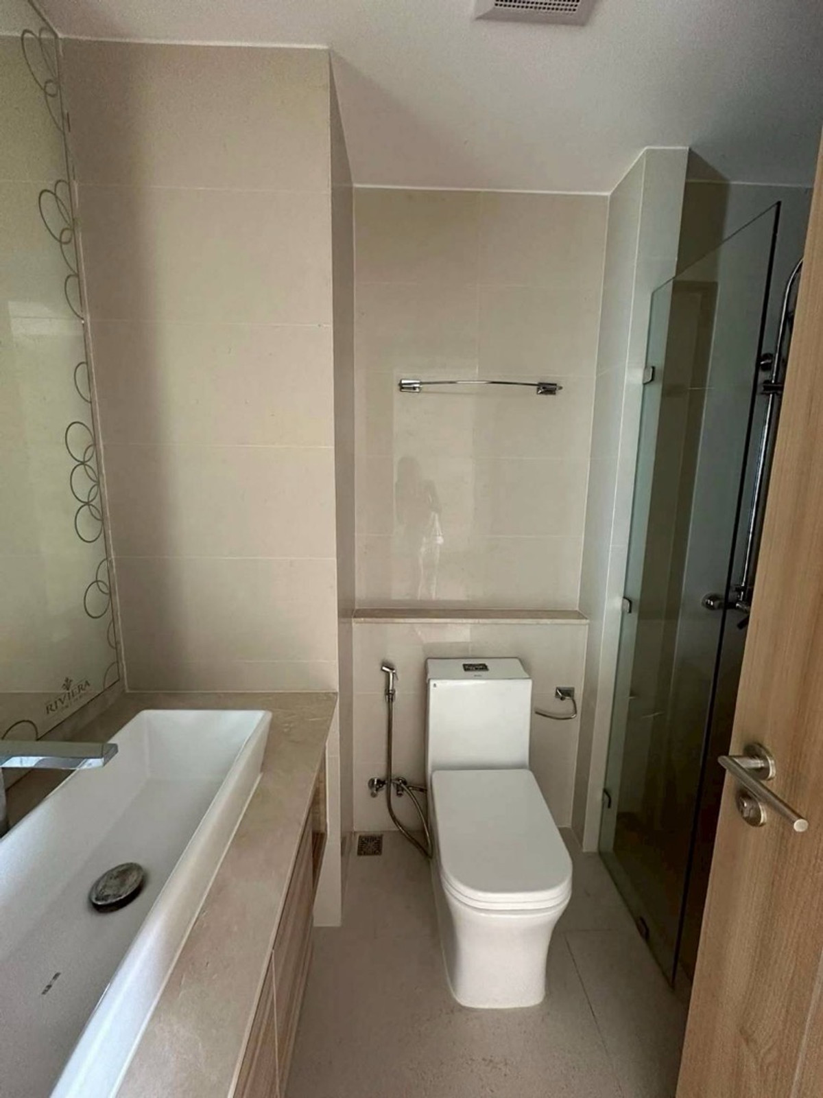 For SaleCondoPattaya, Bangsaen, Chonburi : Luxury condo for sale in Pattaya, The Riviera Jomtien, 34th floor, open sea view, 5 bedrooms, 4 bathrooms, size 179 sq m, price 33,000,000 baht.