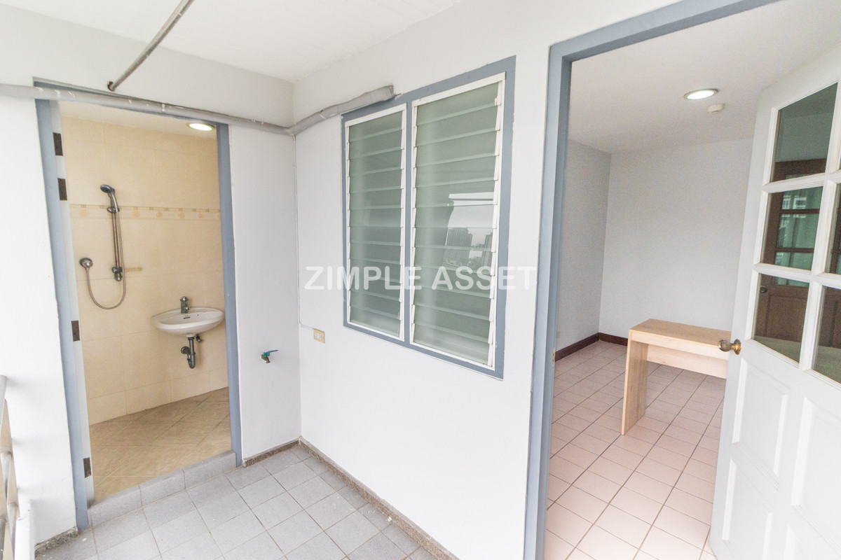 For RentSukhumvit, Asoke, Thonglor : Line ID: @zimple_asset  Residence for Rent in Soi Sawatdi, Sukhumvit. Spacious rooms, fully furnished, prime location.