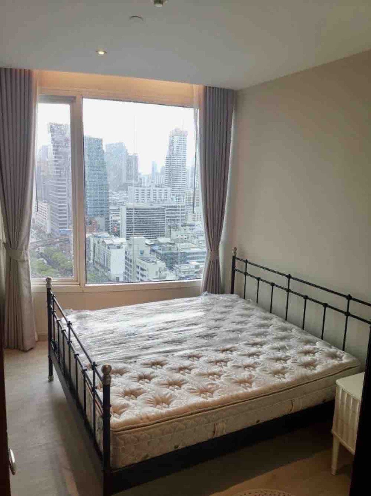 For RentCondoSathorn, Narathiwat : ST386 For Rent | The Infinity Sathorn Luxury High-Rise Condo Next to BTS Chong Nonsi | Newly Renovated | Mahanakhon View