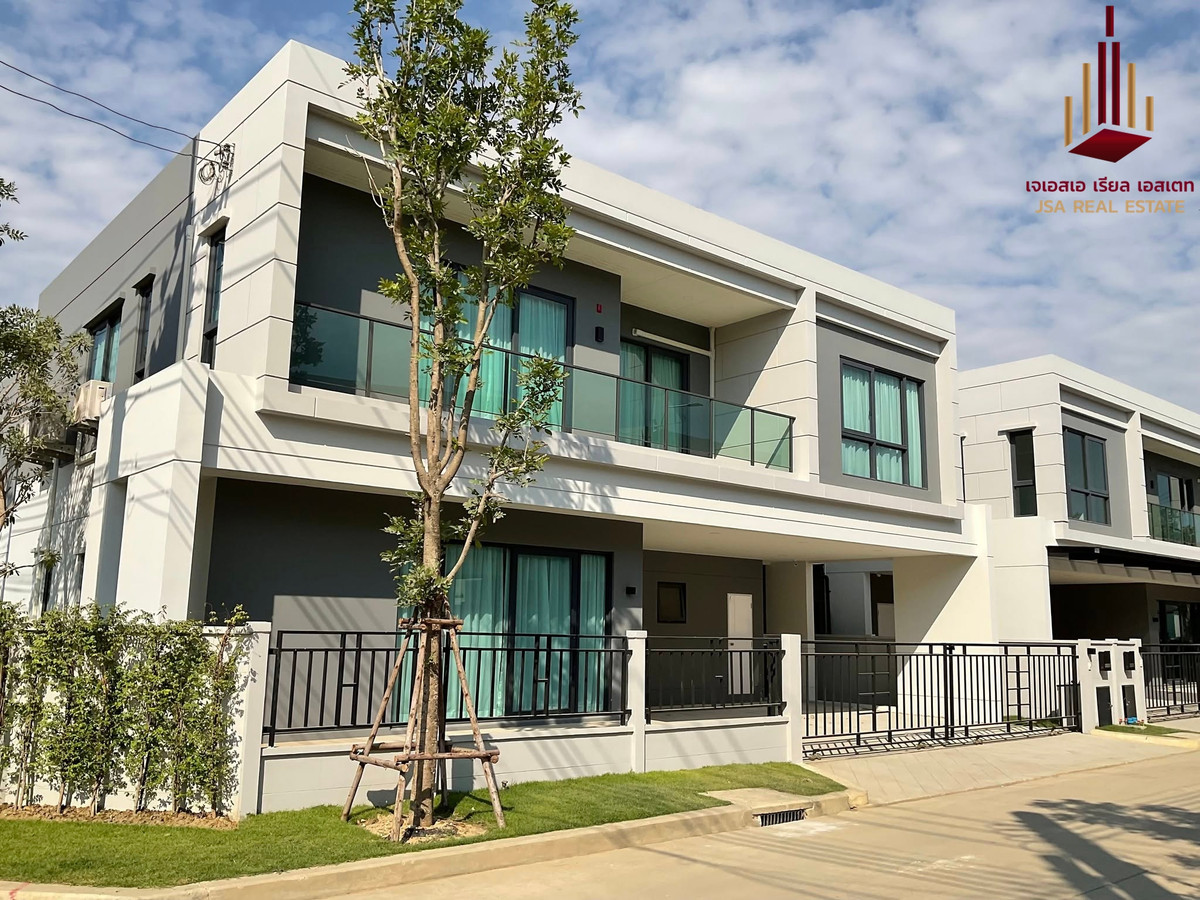 For RentHouseBangna, Bearing, Lasalle : ✨ For Rent: Centro Bangna ✨ 💰 Only 120,000 THB/month