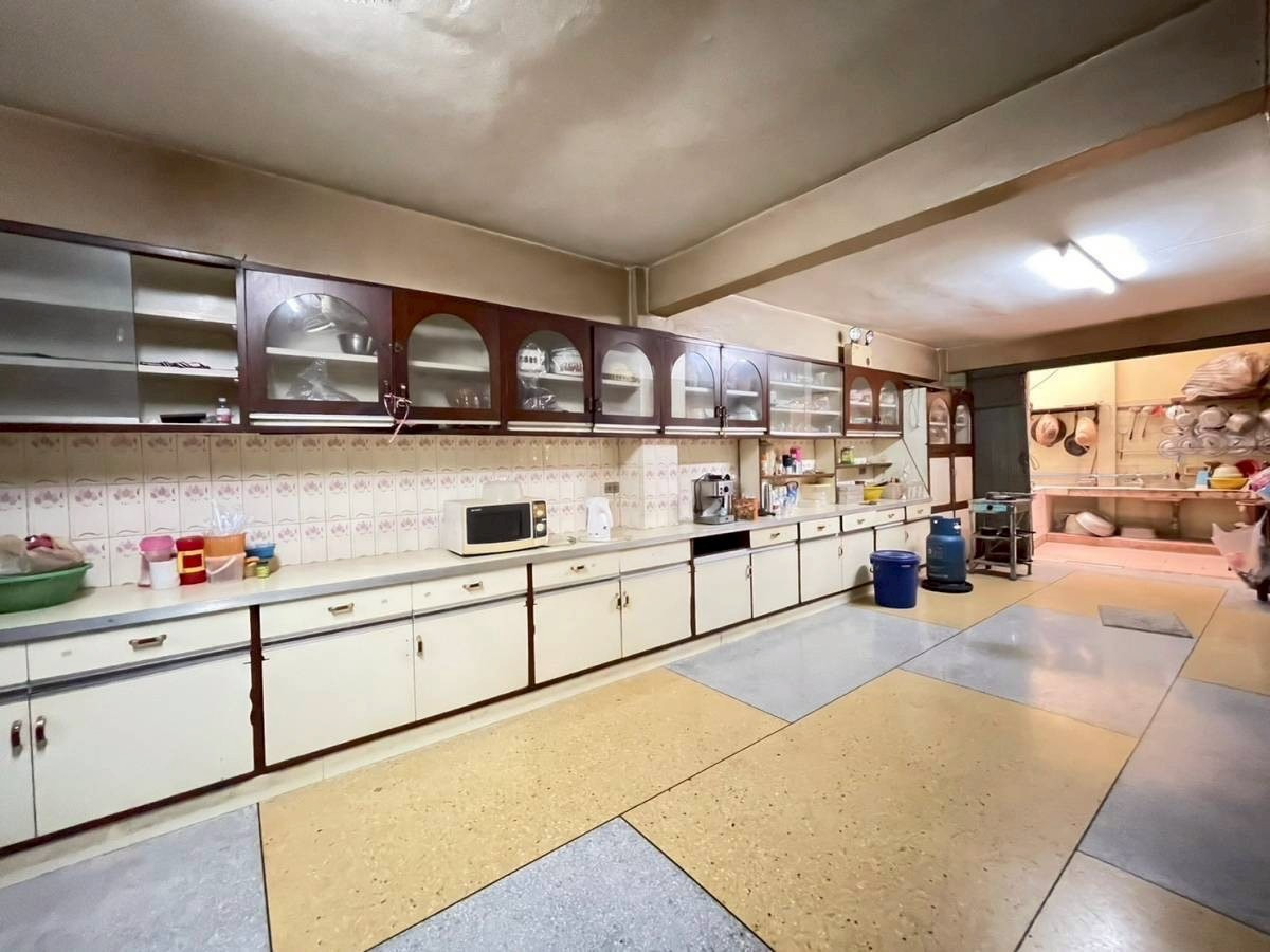 ขายอาคารพาณิชย์ราชเทวี พญาไท : 93044 - ขาย!!อาคารพาณิชย์ 2 คูหา 5 ชั้น + ชั้นลอย ทำเลทอง พระราม 6 ซอย 19 ติดไปรษณีย์ไทย อุรุพงษ์ ถนนเพชรบุรี เขตราชเทวี พญาไท กรุงเทพฯ