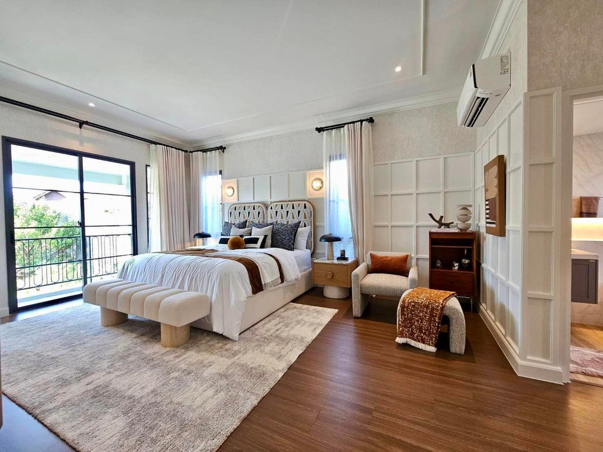 For SaleHouseChaengwatana, Muangthong : Brand new single house for sale at Setthasiri ngamwongwan!!✨ 4 bedrooms, 4 bathrooms, 247 sq m, ready to move in, near Chaengwattana. If interested, call 086-3692224.