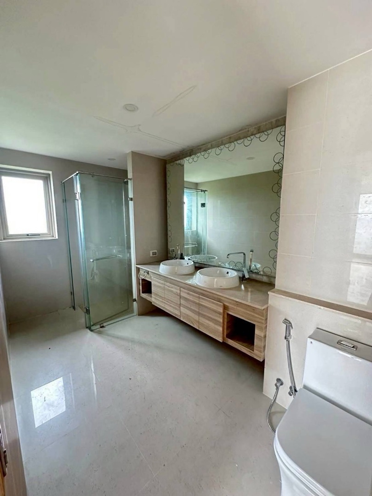 For SaleCondoPattaya, Bangsaen, Chonburi : Luxury condo for sale in Pattaya, The Riviera Jomtien, 34th floor, open sea view, 5 bedrooms, 4 bathrooms, size 179 sq m, price 33,000,000 baht.