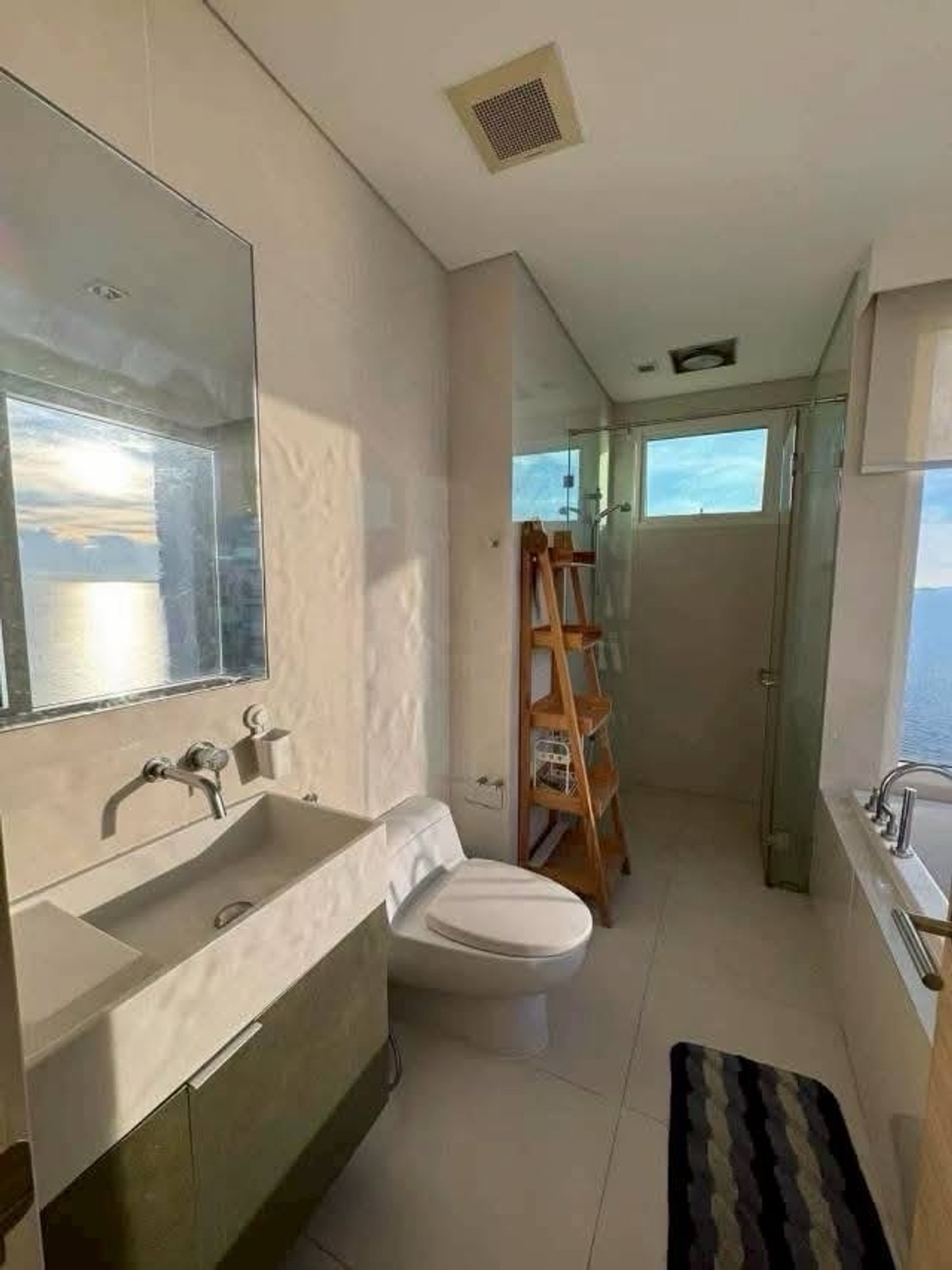 For SaleCondoPattaya, Bangsaen, Chonburi : Sea view condo for sale, Reflection Jomtien, Building B, 25th floor, 360° sea view, size 102 sq m, 1 bedroom, price 10,900,000 baht.